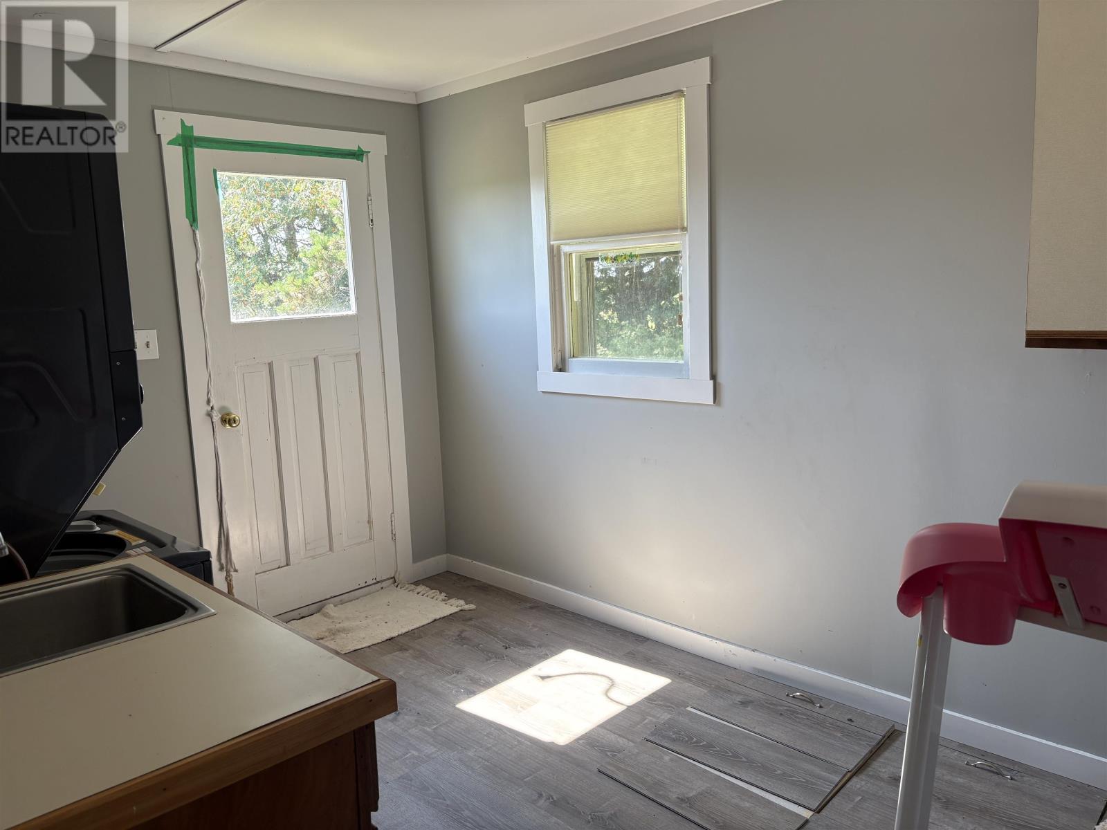 4664 Trans Canada Highway Property Photo 17