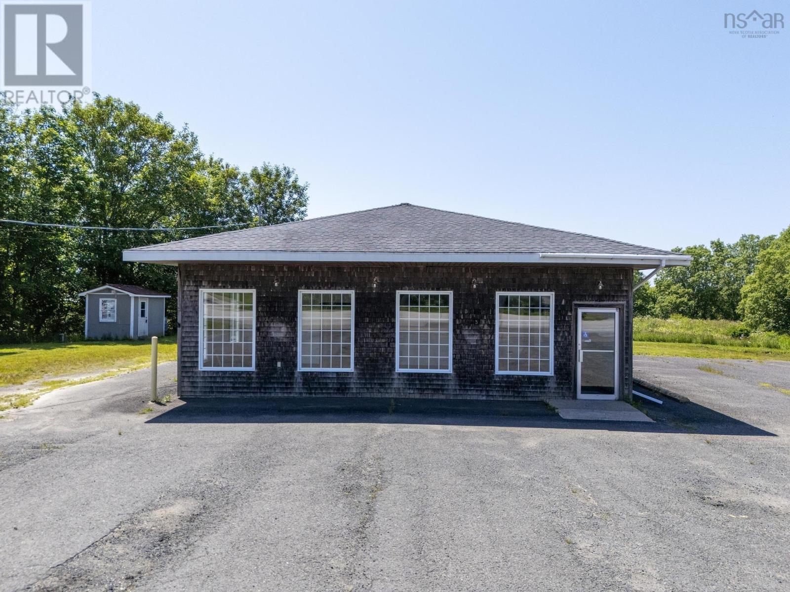 8837 Highway 1 Property Photo 6