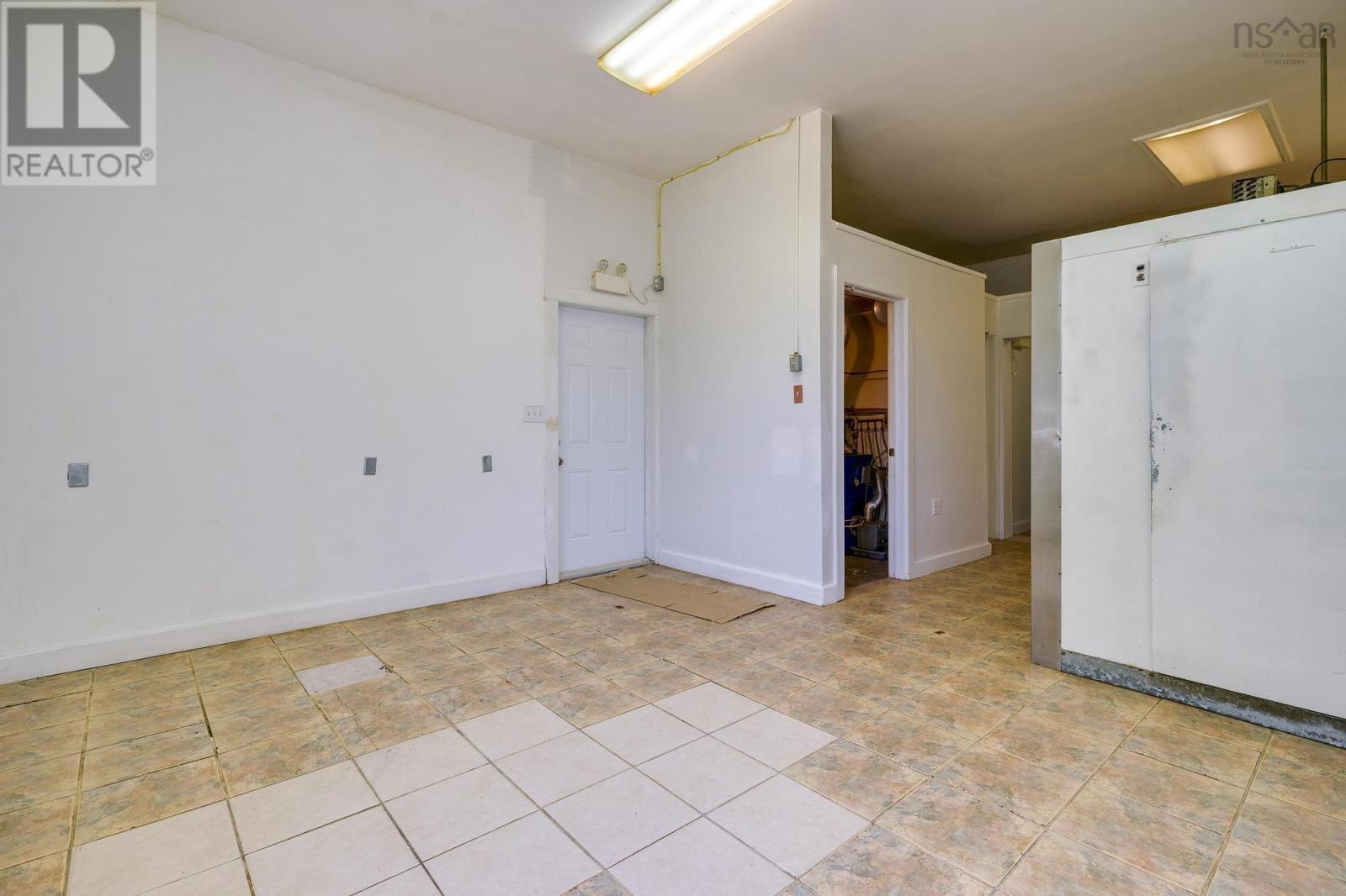 8837 Highway 1 Property Photo 33