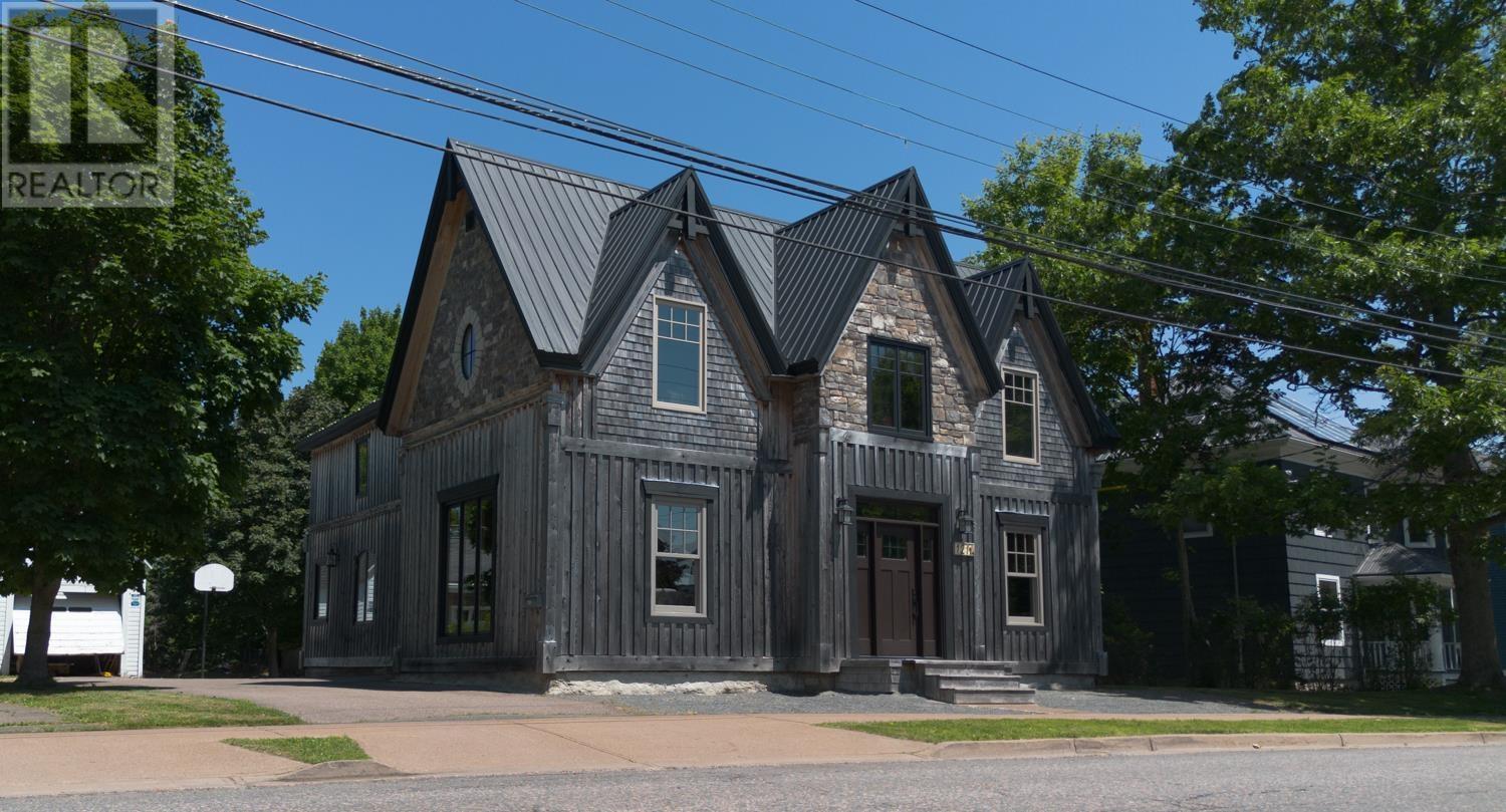 121 SMITH Avenue Property Photo 1