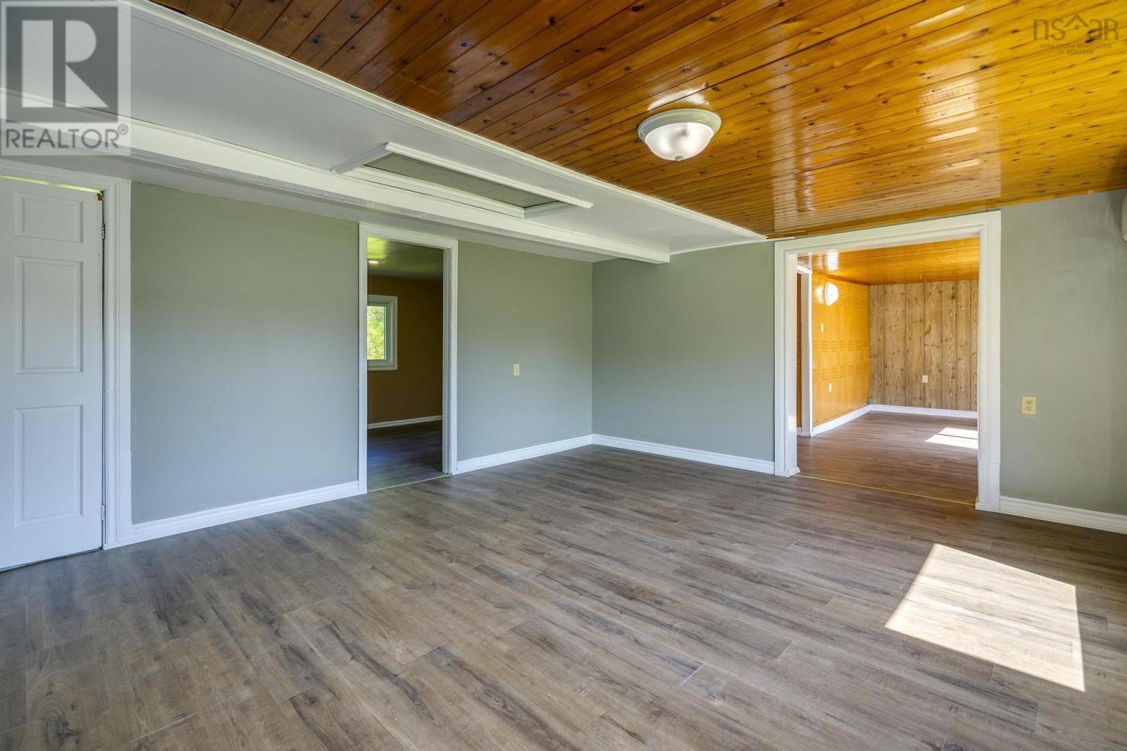 18 Outhouse Lane Property Photo 6