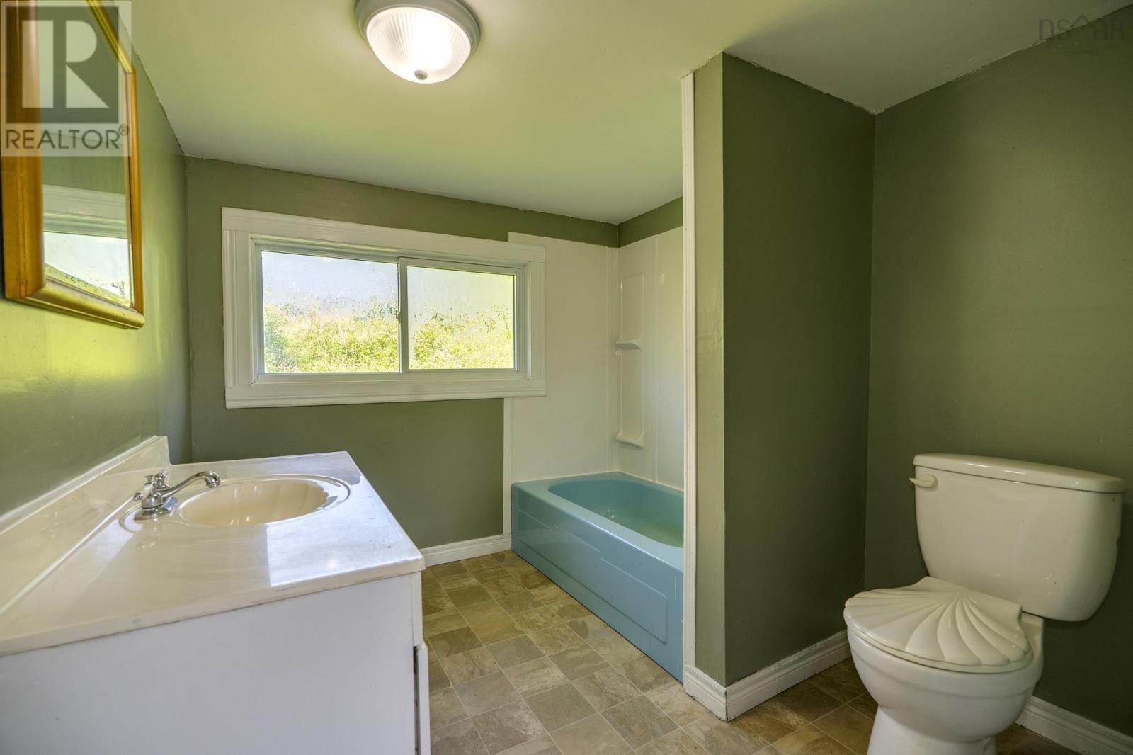 18 Outhouse Lane Property Photo 10