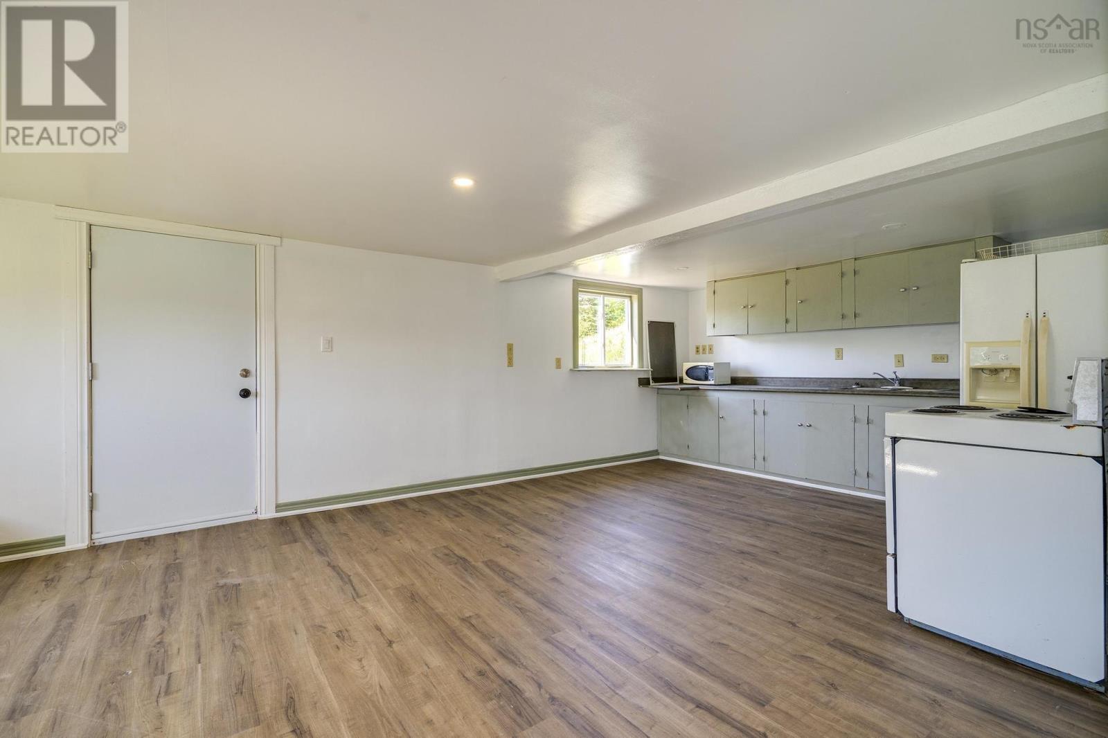 18 Outhouse Lane Property Photo 12