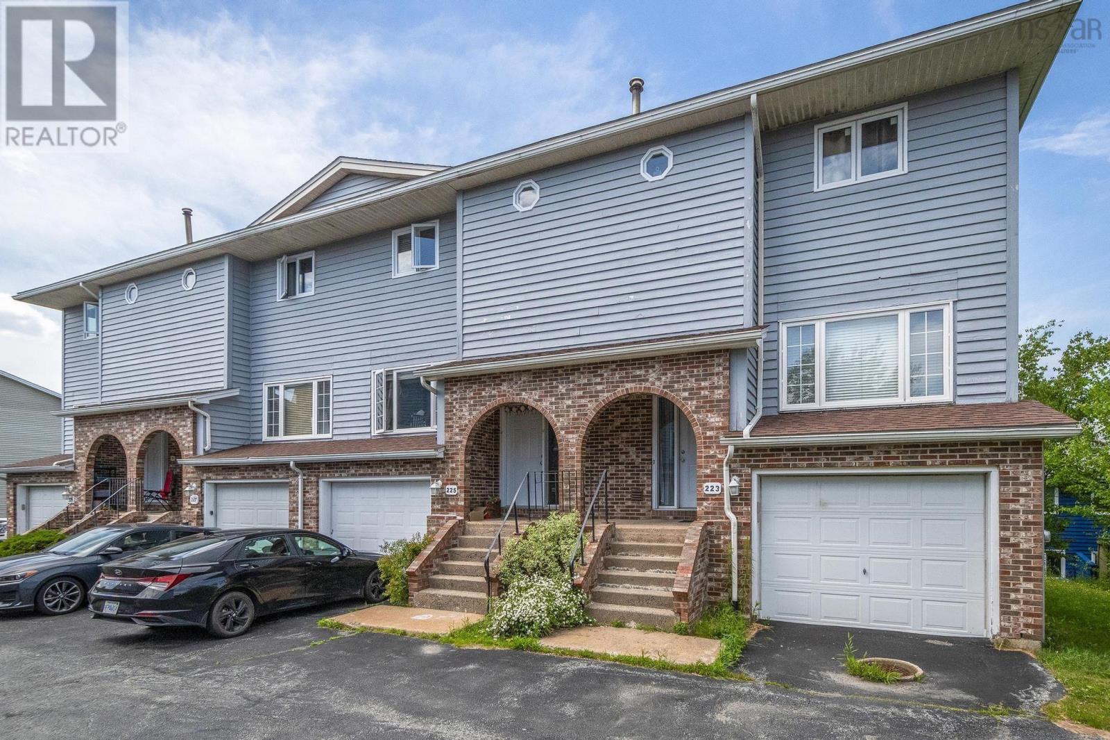 225 Farnham Gate Road Property Photo 3