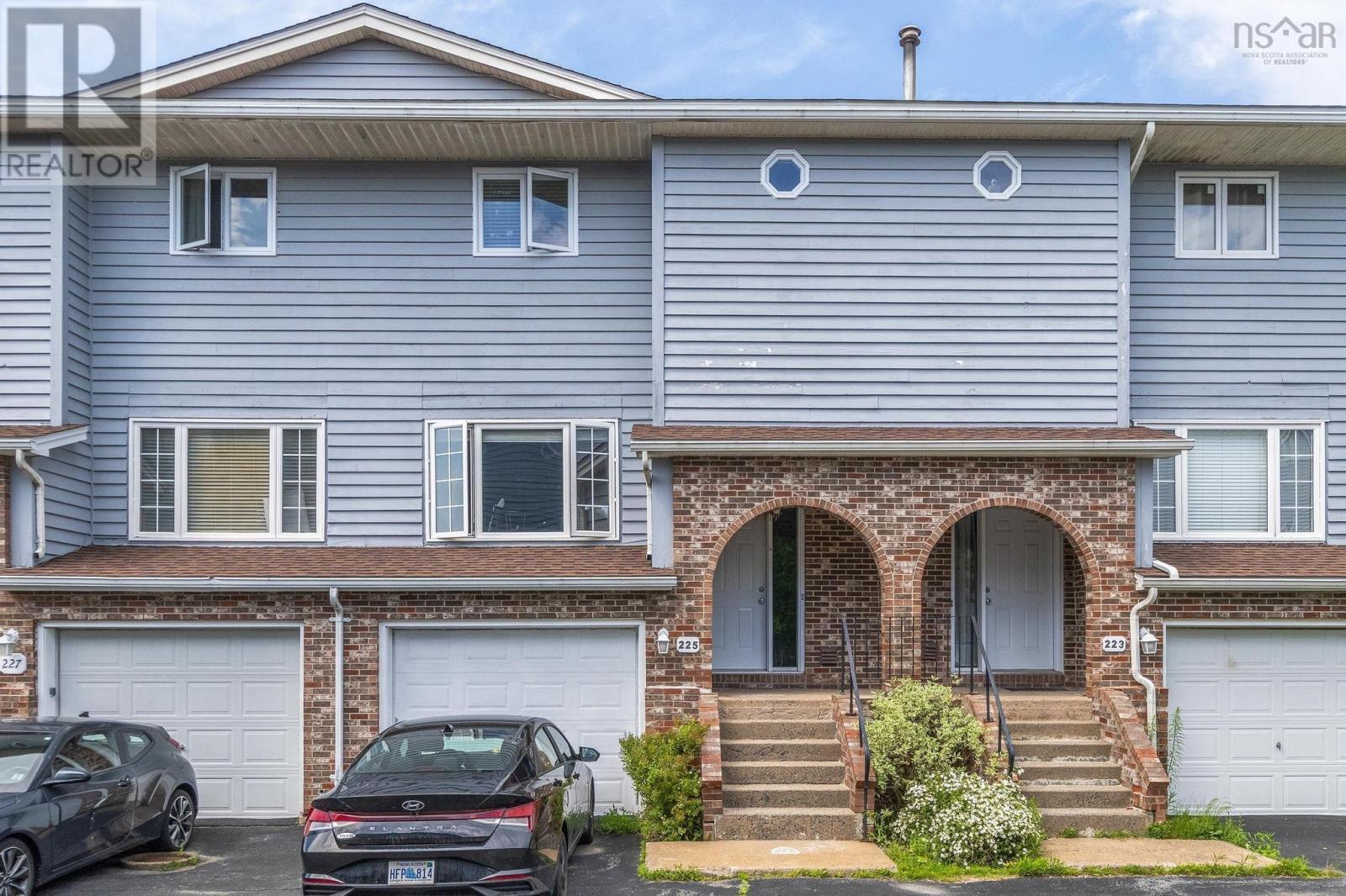 225 Farnham Gate Road Property Photo 4