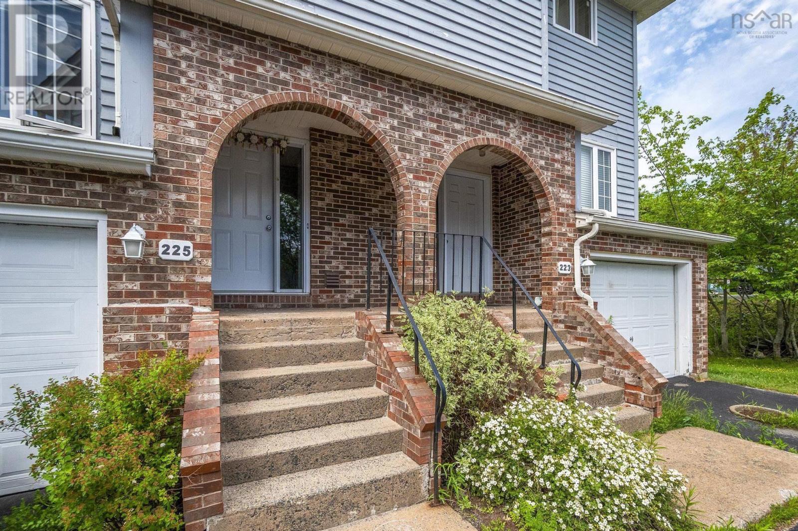 225 Farnham Gate Road Property Photo 5