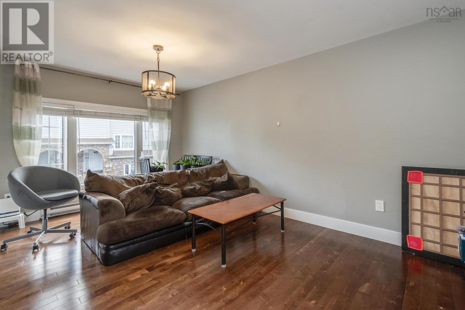 225 Farnham Gate Road Property Photo 9