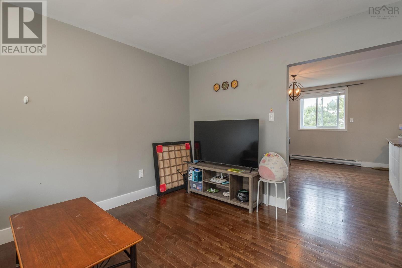 225 Farnham Gate Road Property Photo 10