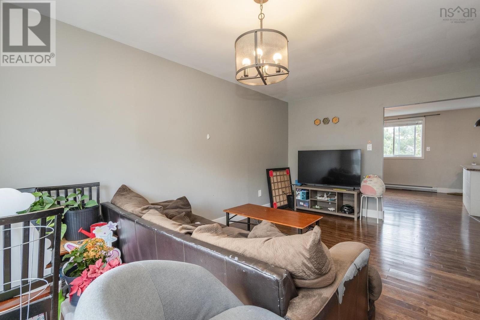 225 Farnham Gate Road Property Photo 11