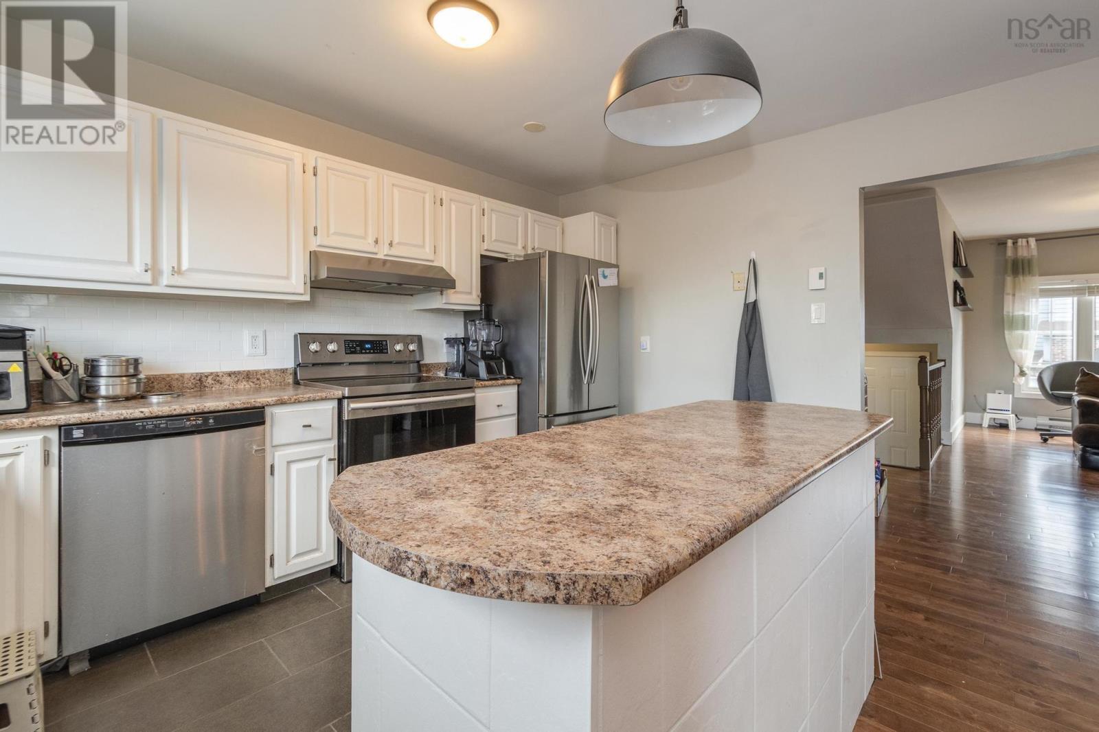 225 Farnham Gate Road Property Photo 15