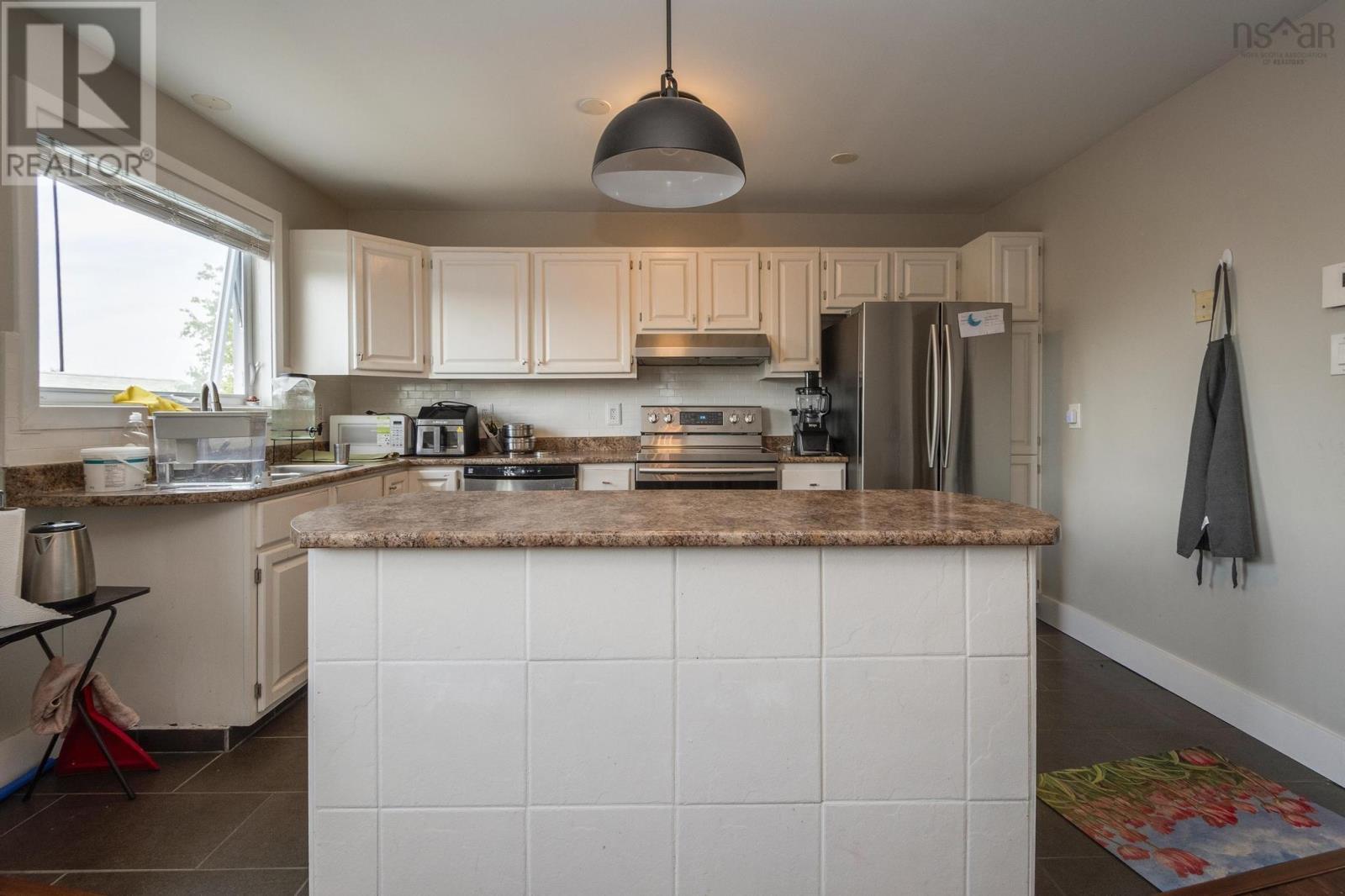 225 Farnham Gate Road Property Photo 16