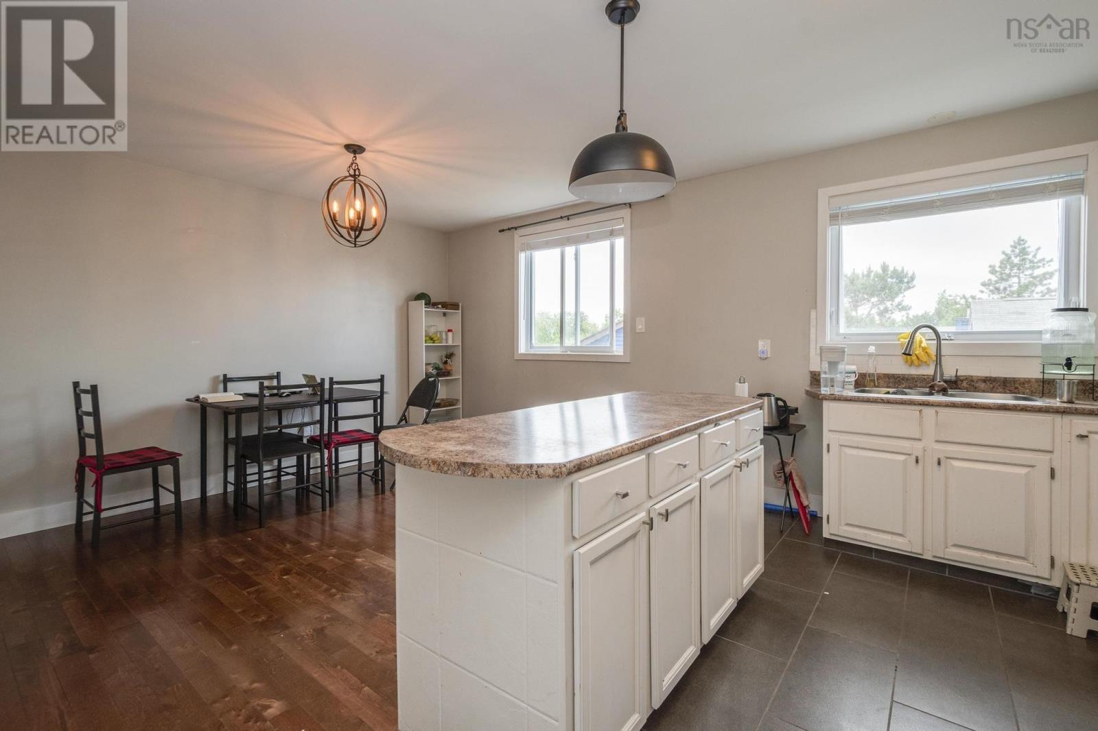 225 Farnham Gate Road Property Photo 18