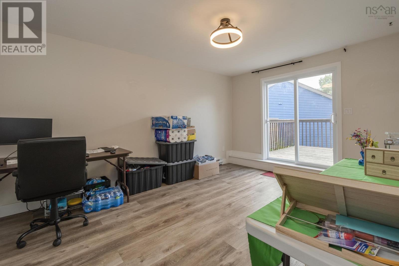 225 Farnham Gate Road Property Photo 34