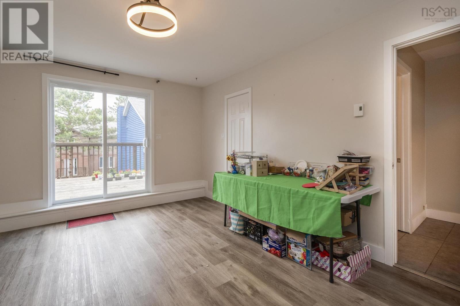 225 Farnham Gate Road Property Photo 35