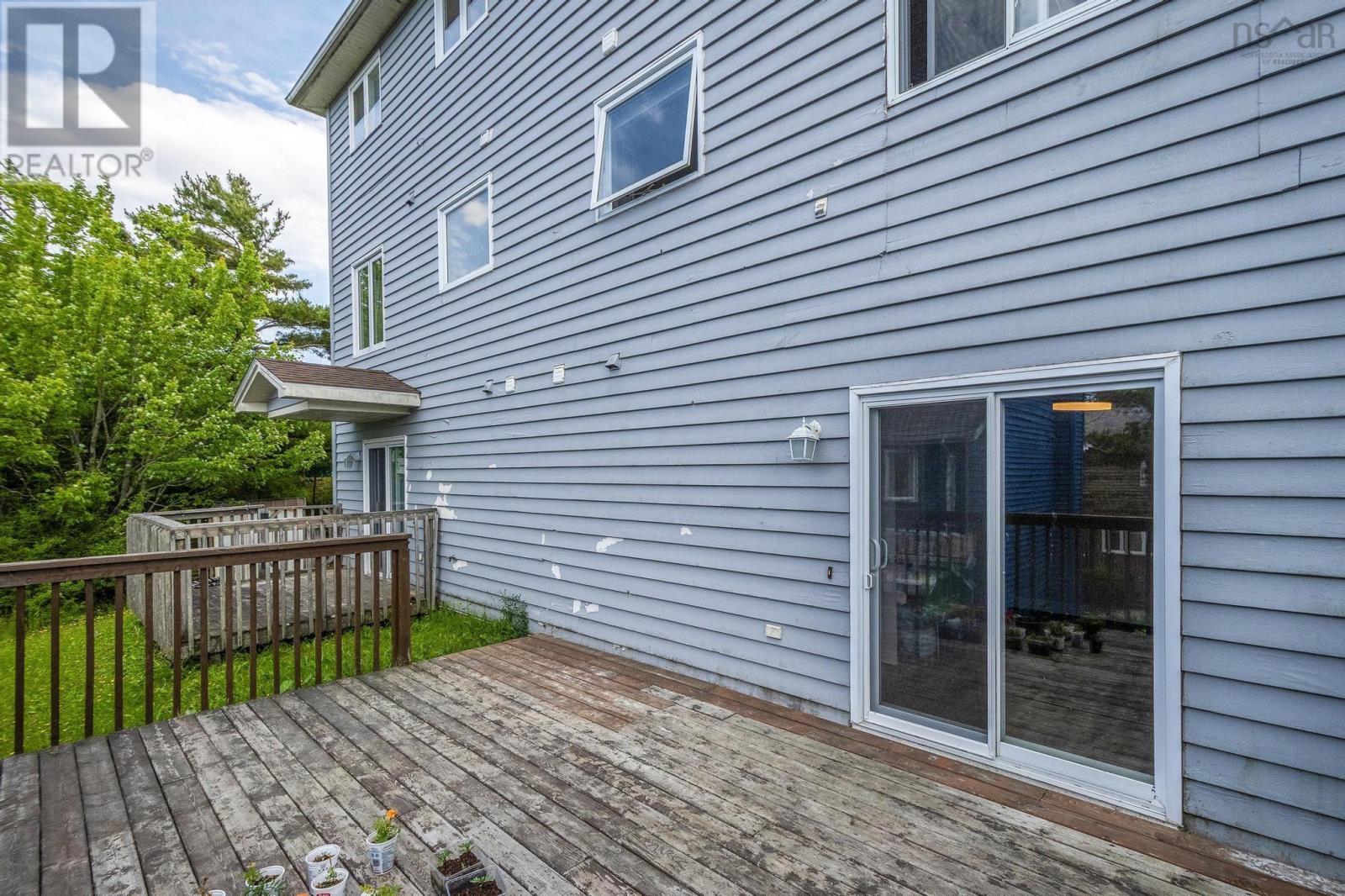 225 Farnham Gate Road Property Photo 40