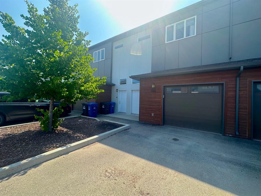 814 1355 Lee Boulevard Property Photo 1