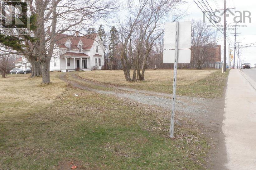 915 East River Road Property Photo 23