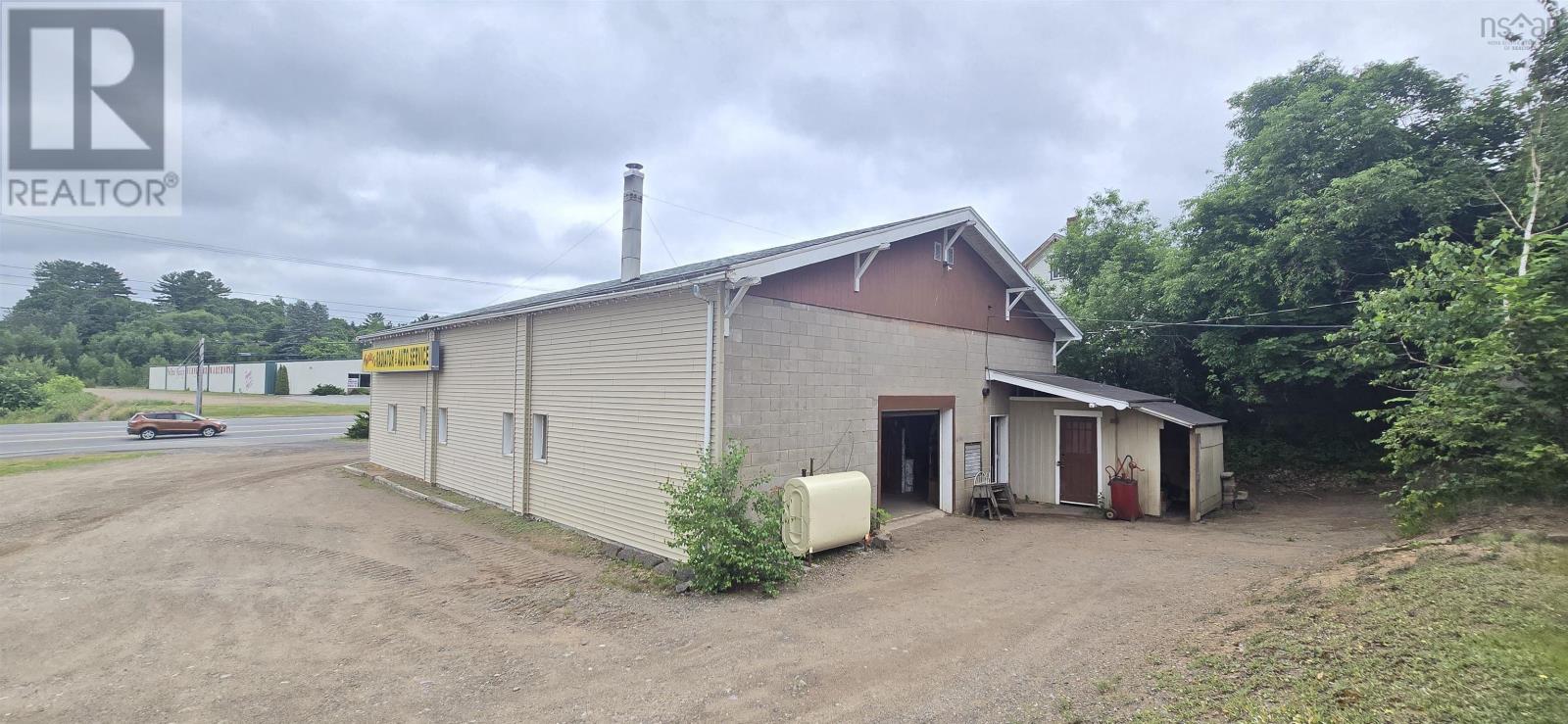 8843 Commercial Street Property Photo 7