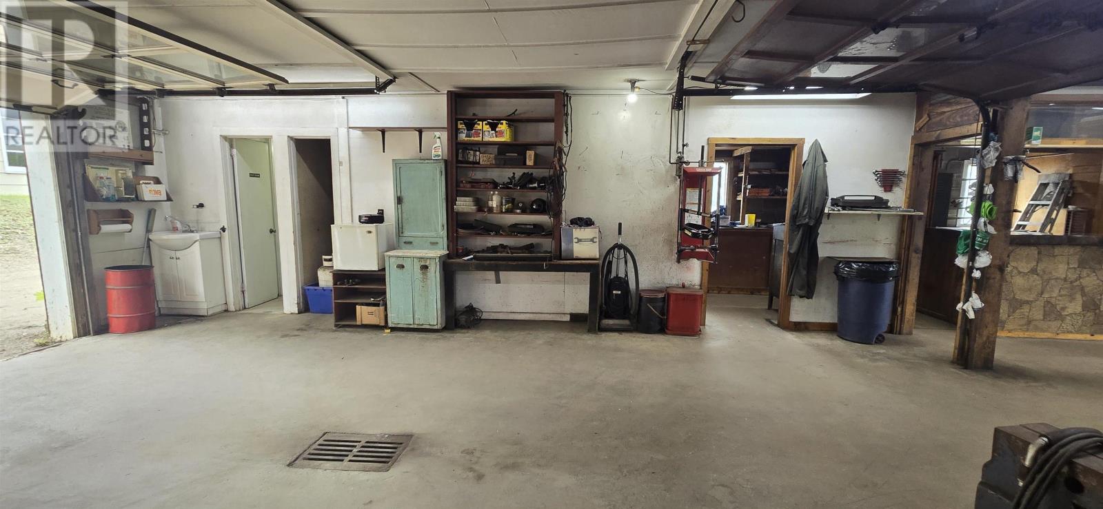 8843 Commercial Street Property Photo 16