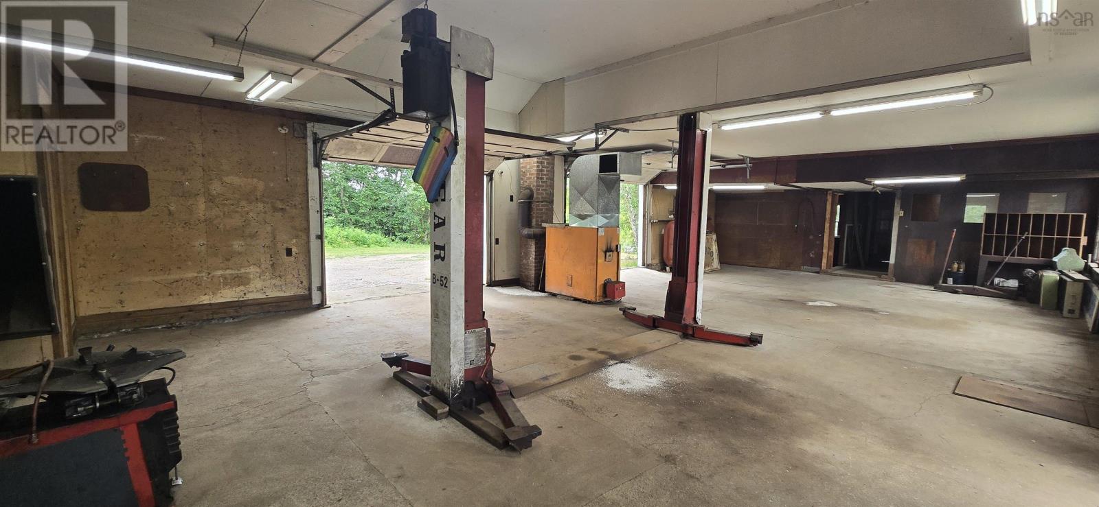 8843 Commercial Street Property Photo 18