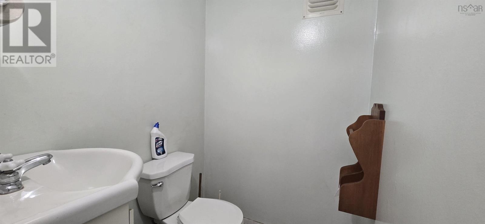 8843 Commercial Street Property Photo 23