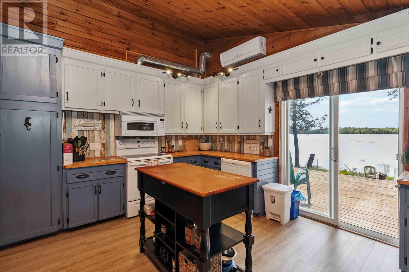 12439 Peskawa Close Street Property Photo 27