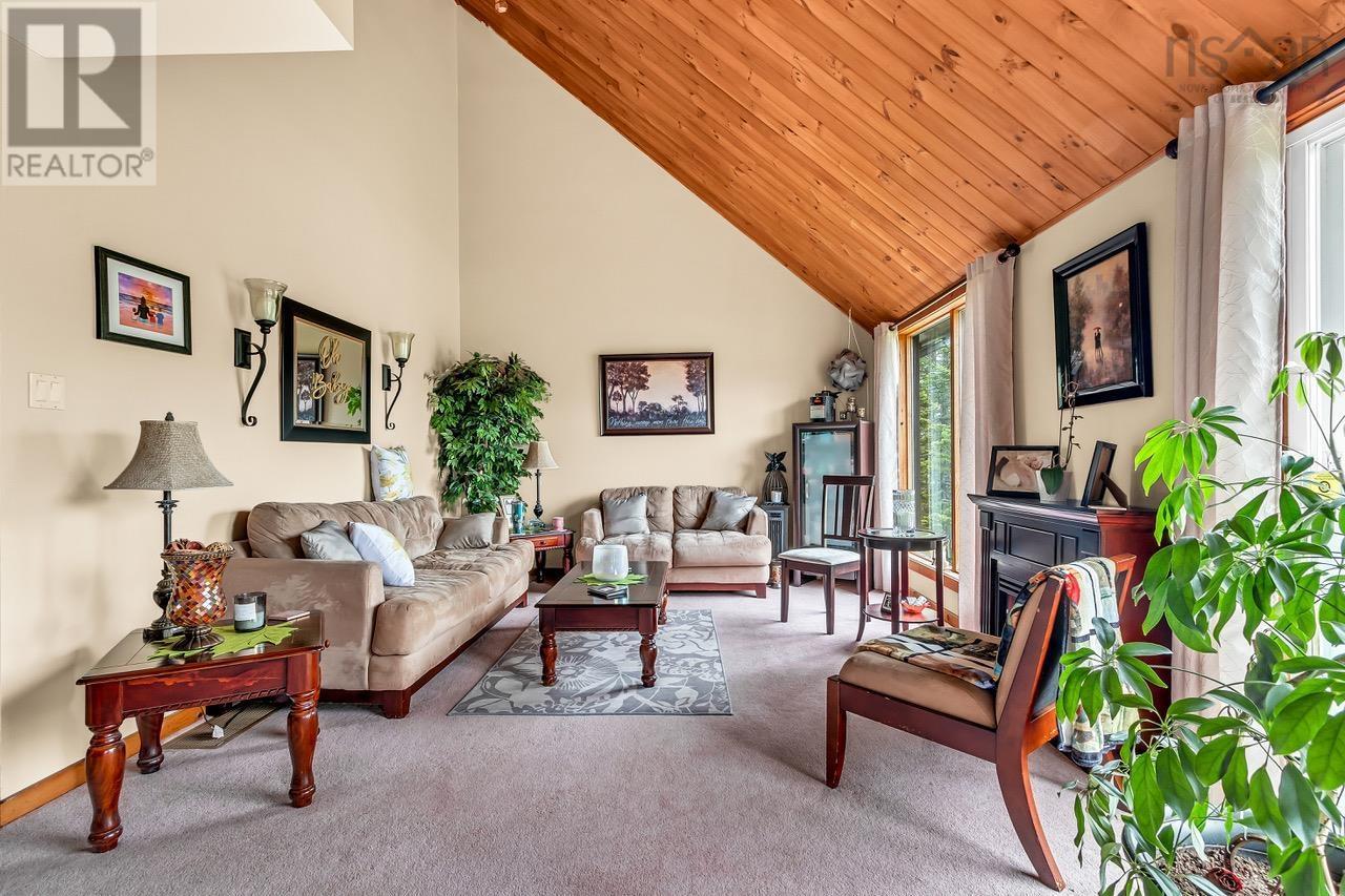 5 Corrie Lane Property Photo 3