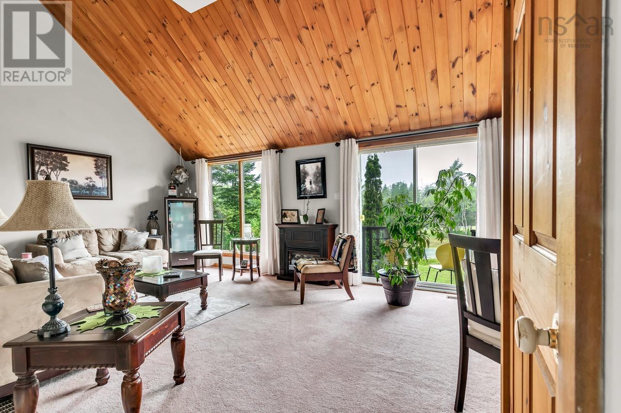 5 Corrie Lane Property Photo 4