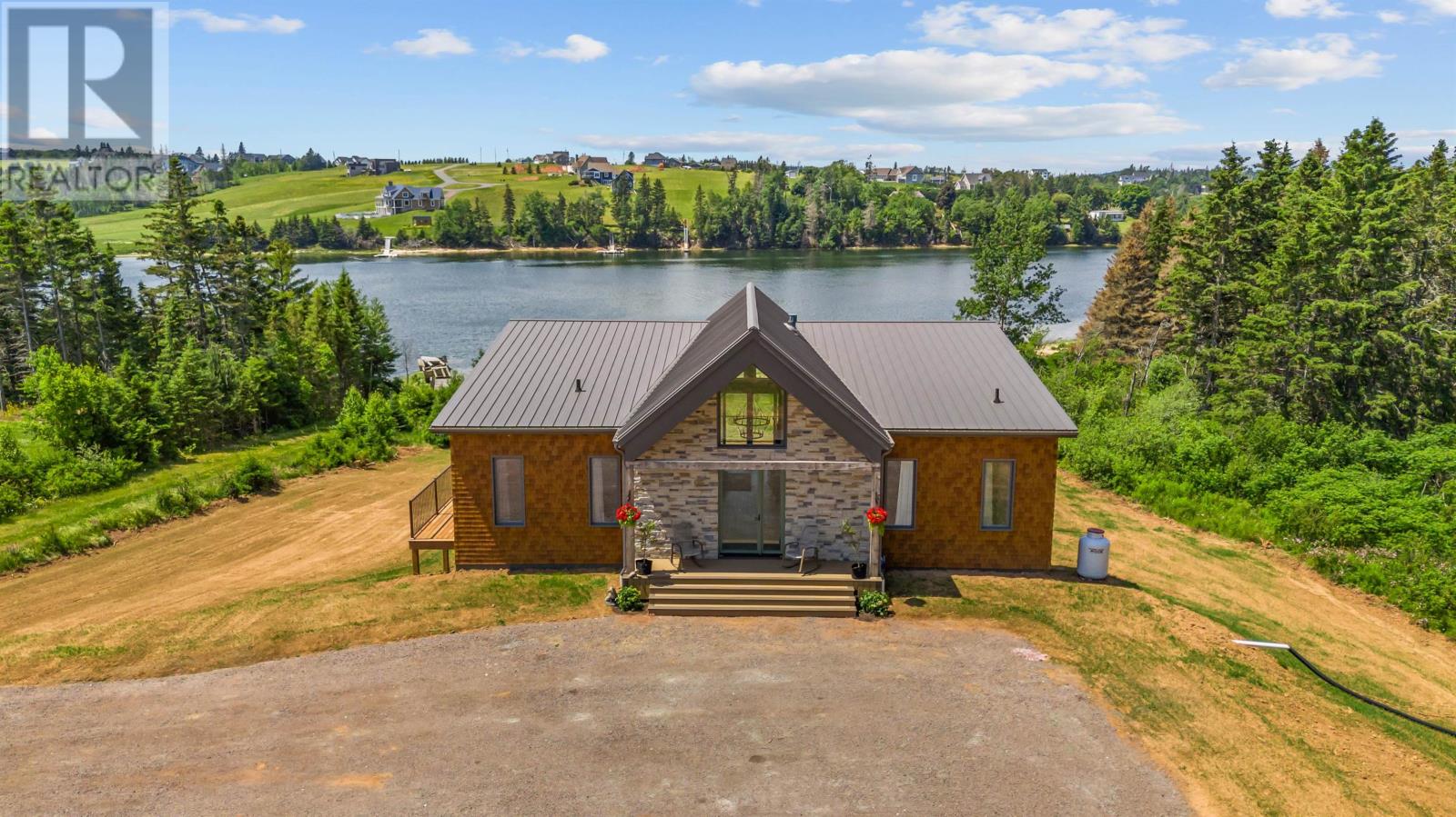 40 Meadowlands Road Property Photo 3
