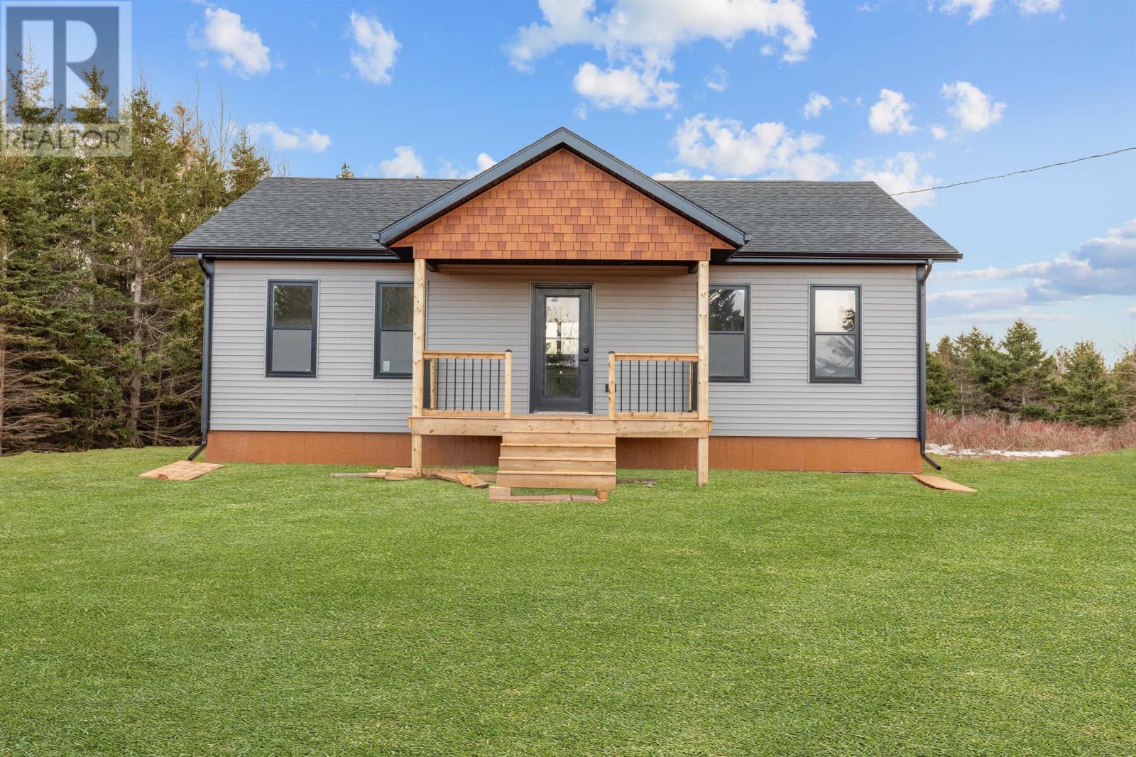 43 Simmions Crescent Property Photo 1