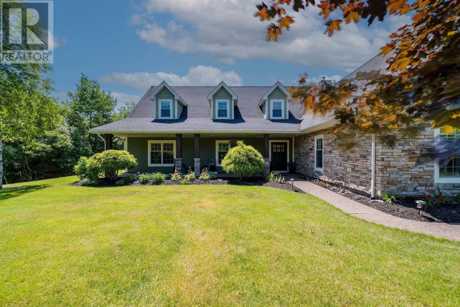 15 Norwood Court Property Photo 4