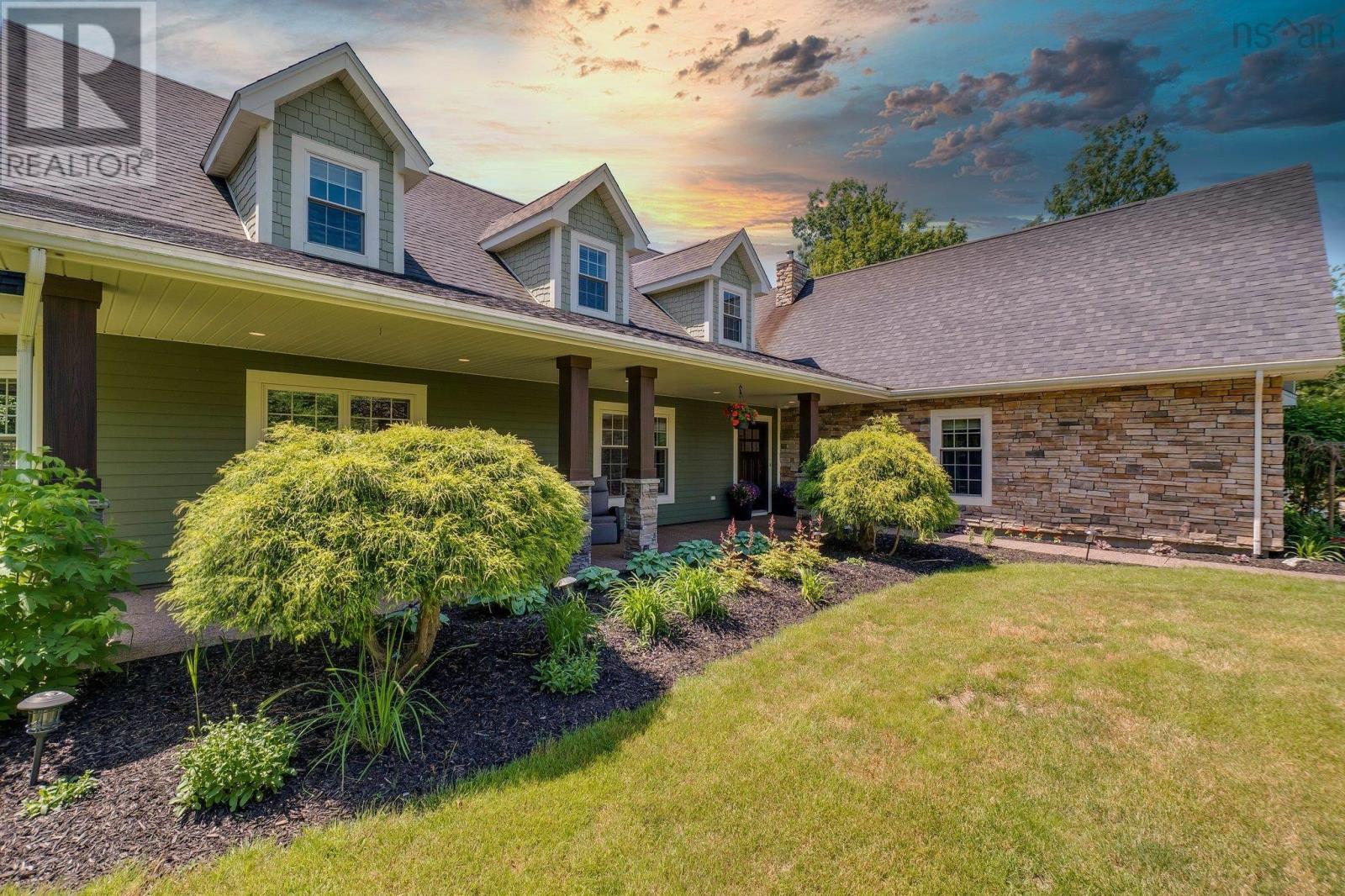 15 Norwood Court Property Photo 6