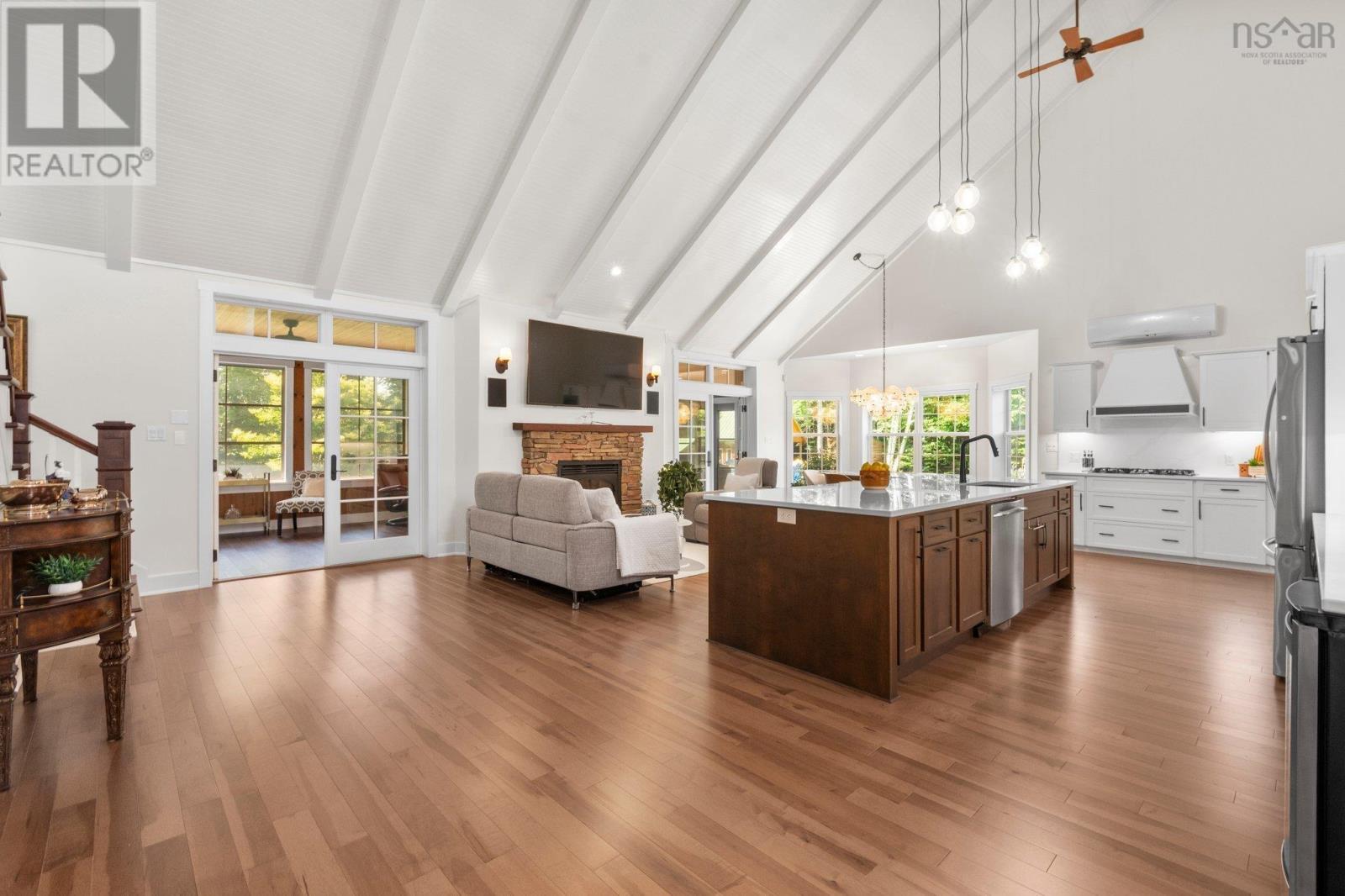 15 Norwood Court Property Photo 11