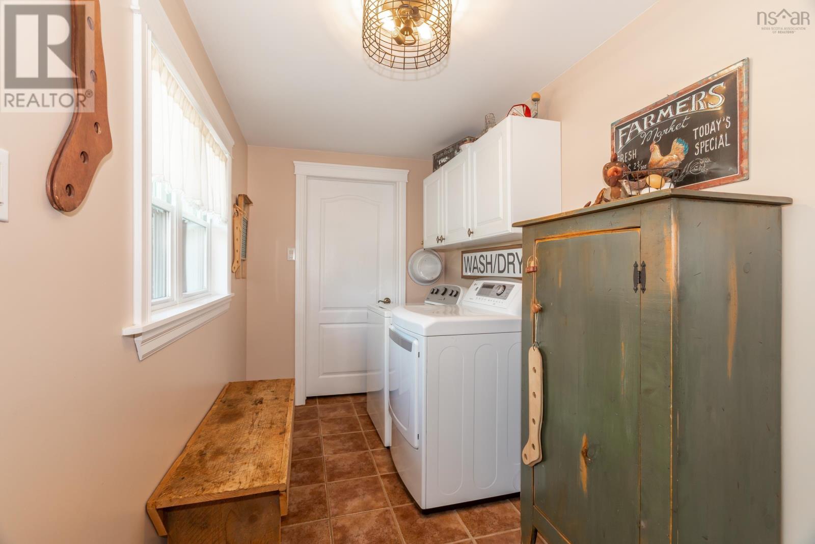36 Drury Lane Property Photo 9