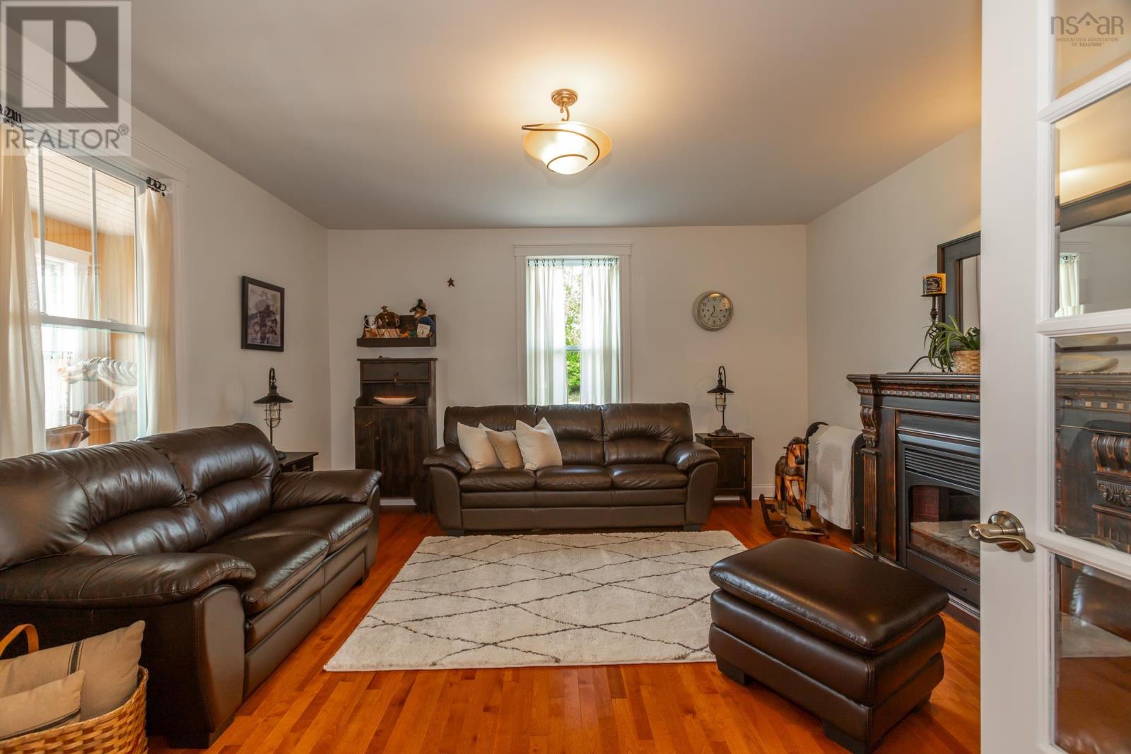 36 Drury Lane Property Photo 24
