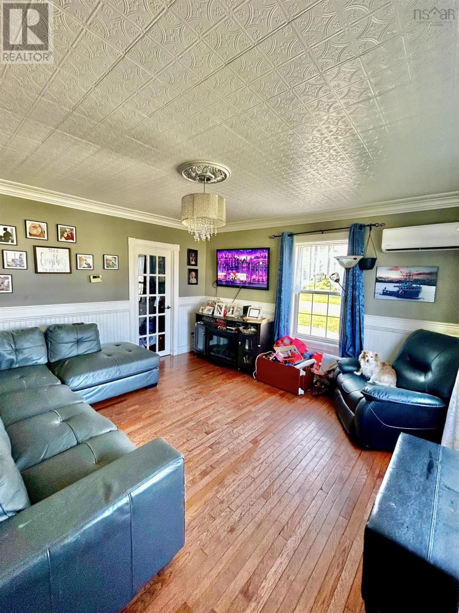 1268 Highway 335 Property Photo 4