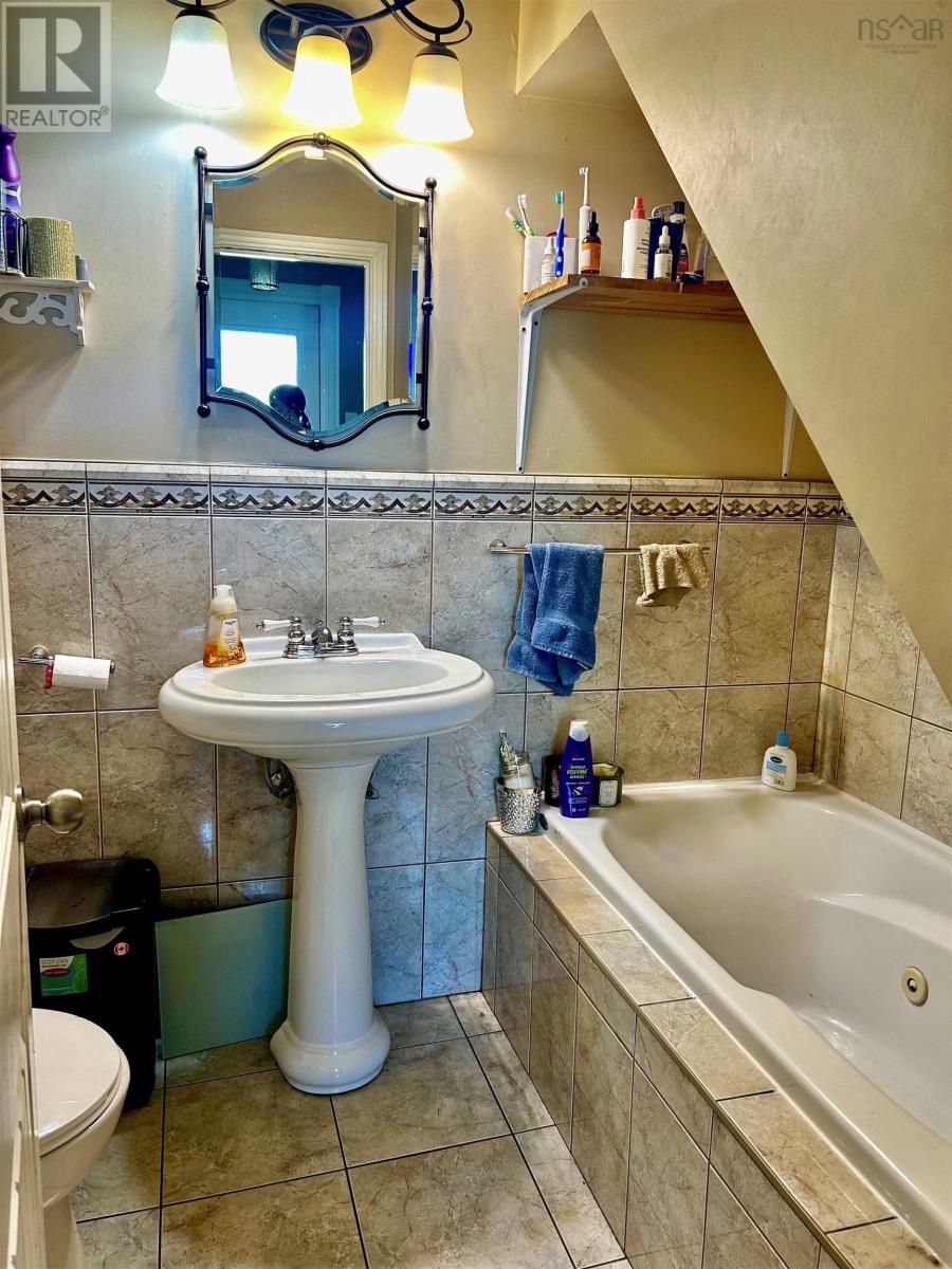 1268 Highway 335 Property Photo 7