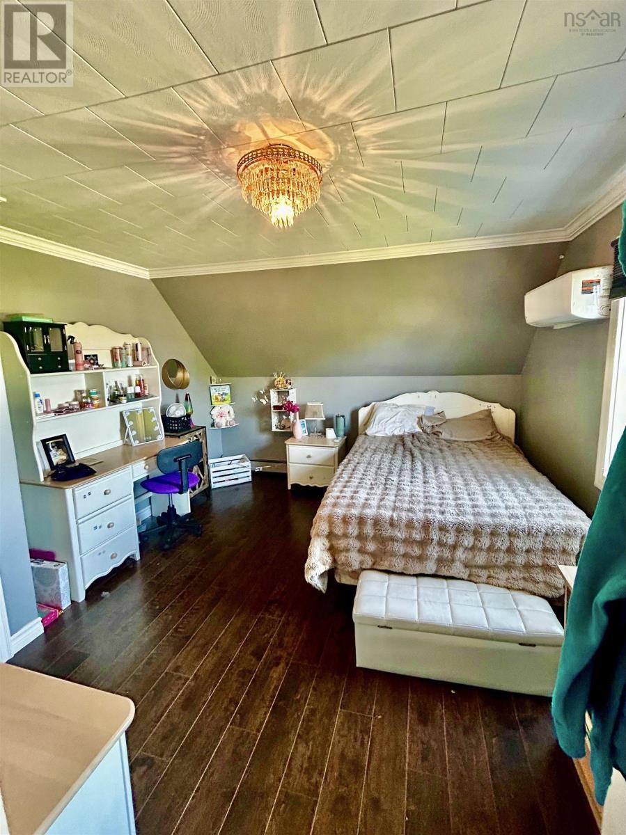 1268 Highway 335 Property Photo 10