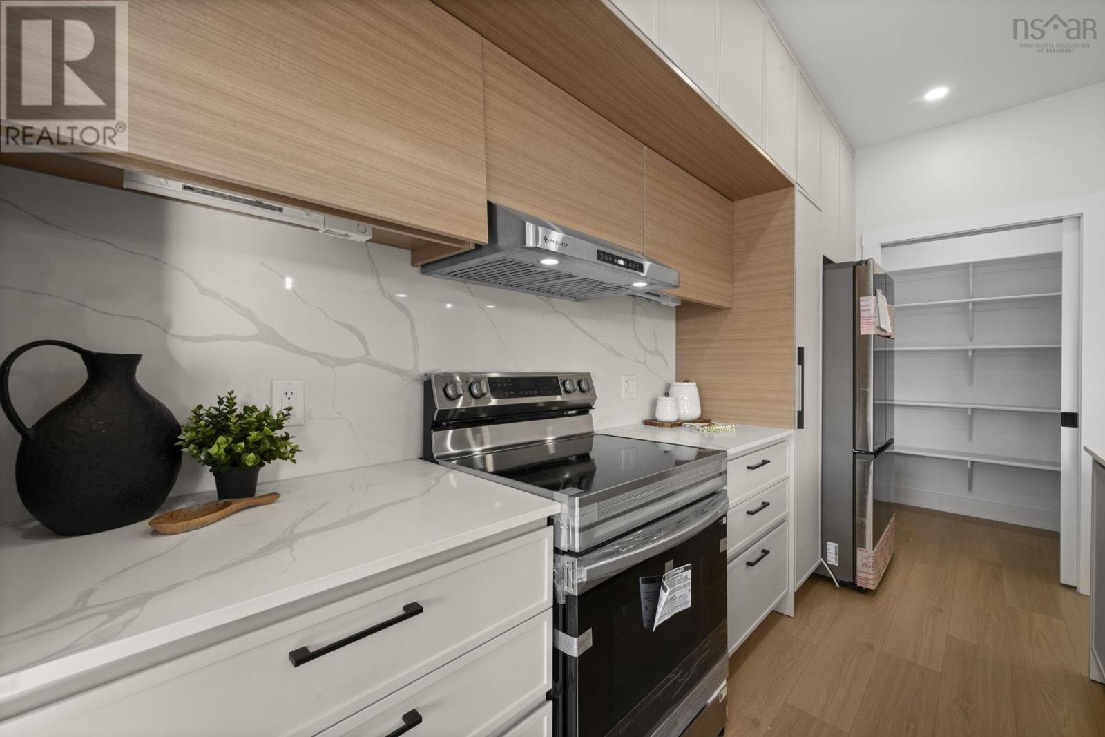 200 Darner Drive Property Photo 8