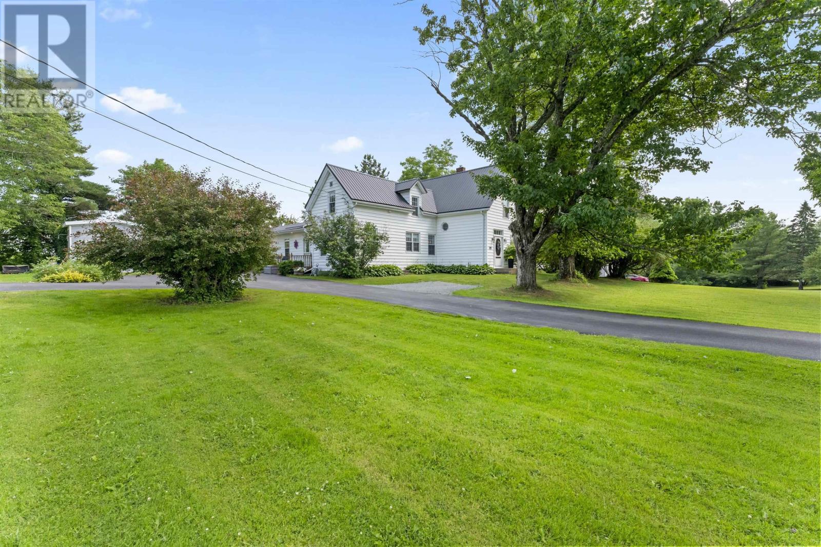 2141 Highway 2 Property Photo 2