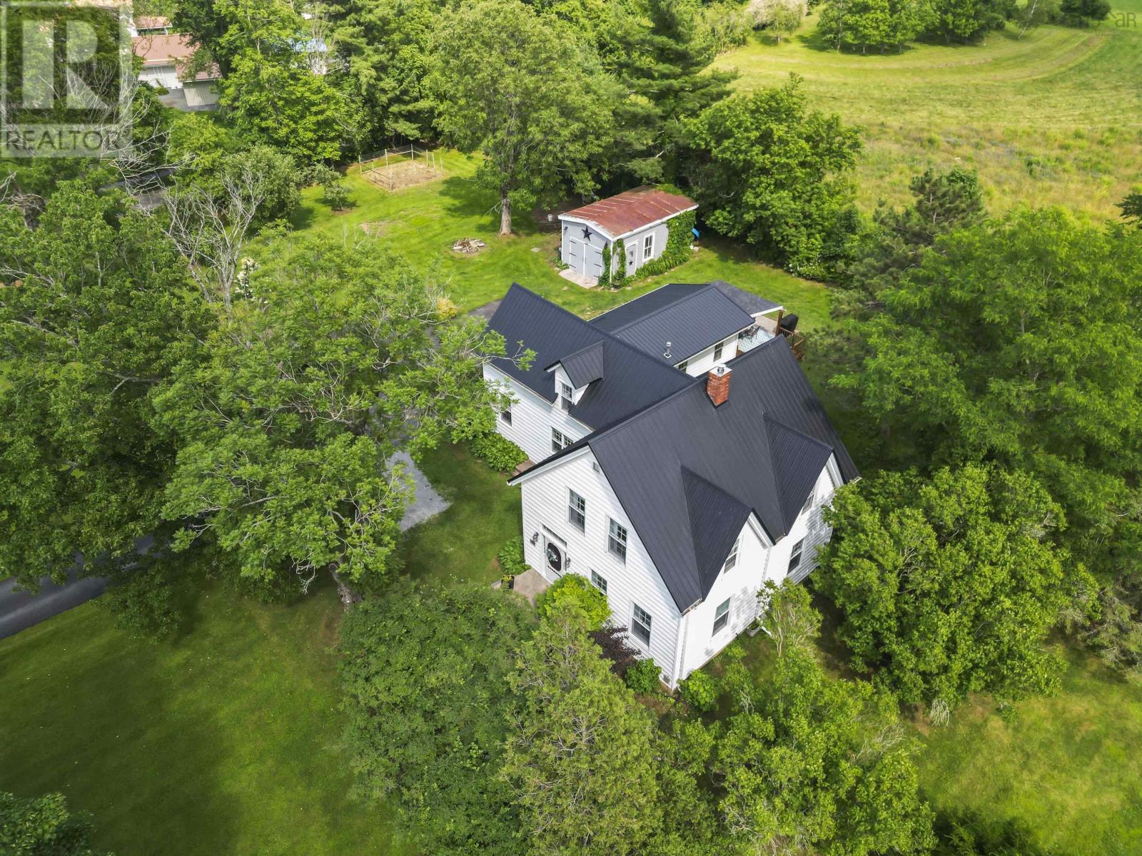 2141 Highway 2 Property Photo 4