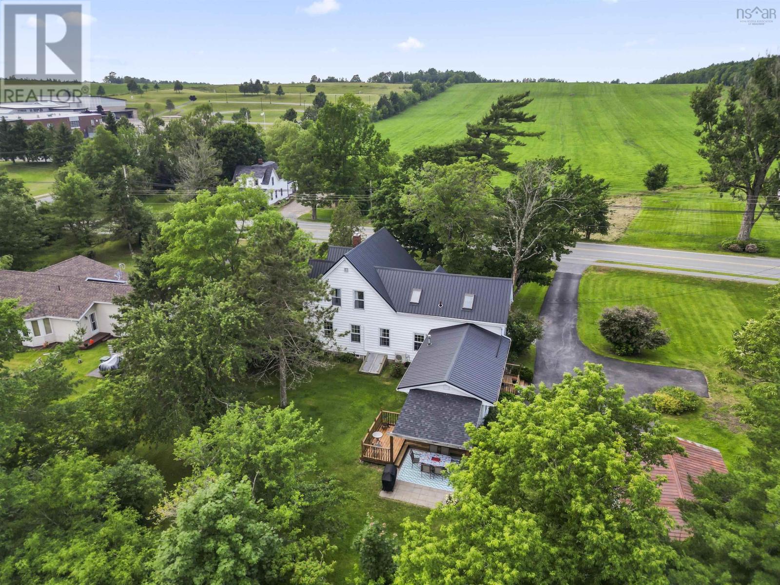 2141 Highway 2 Property Photo 5