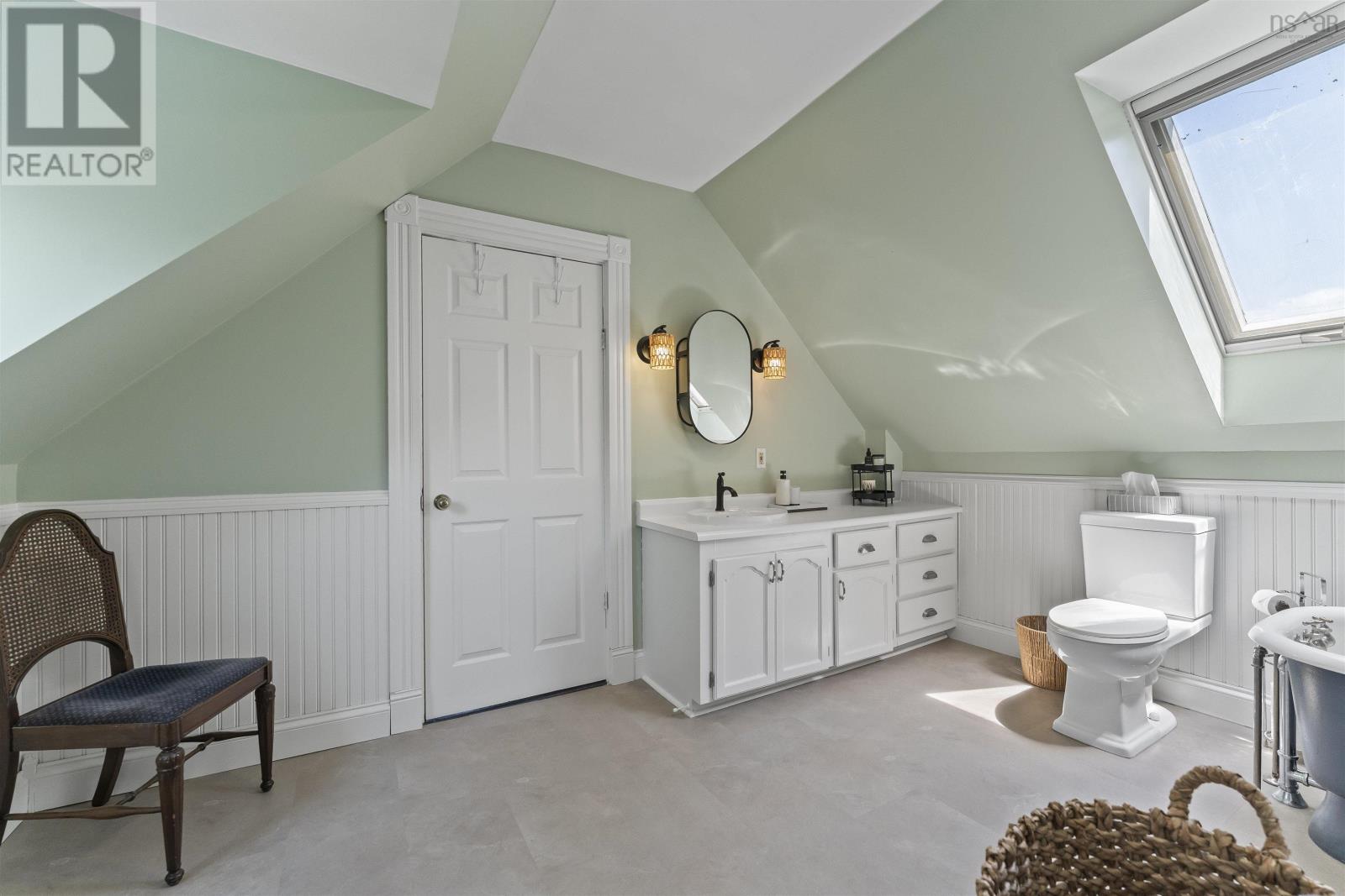 2141 Highway 2 Property Photo 33