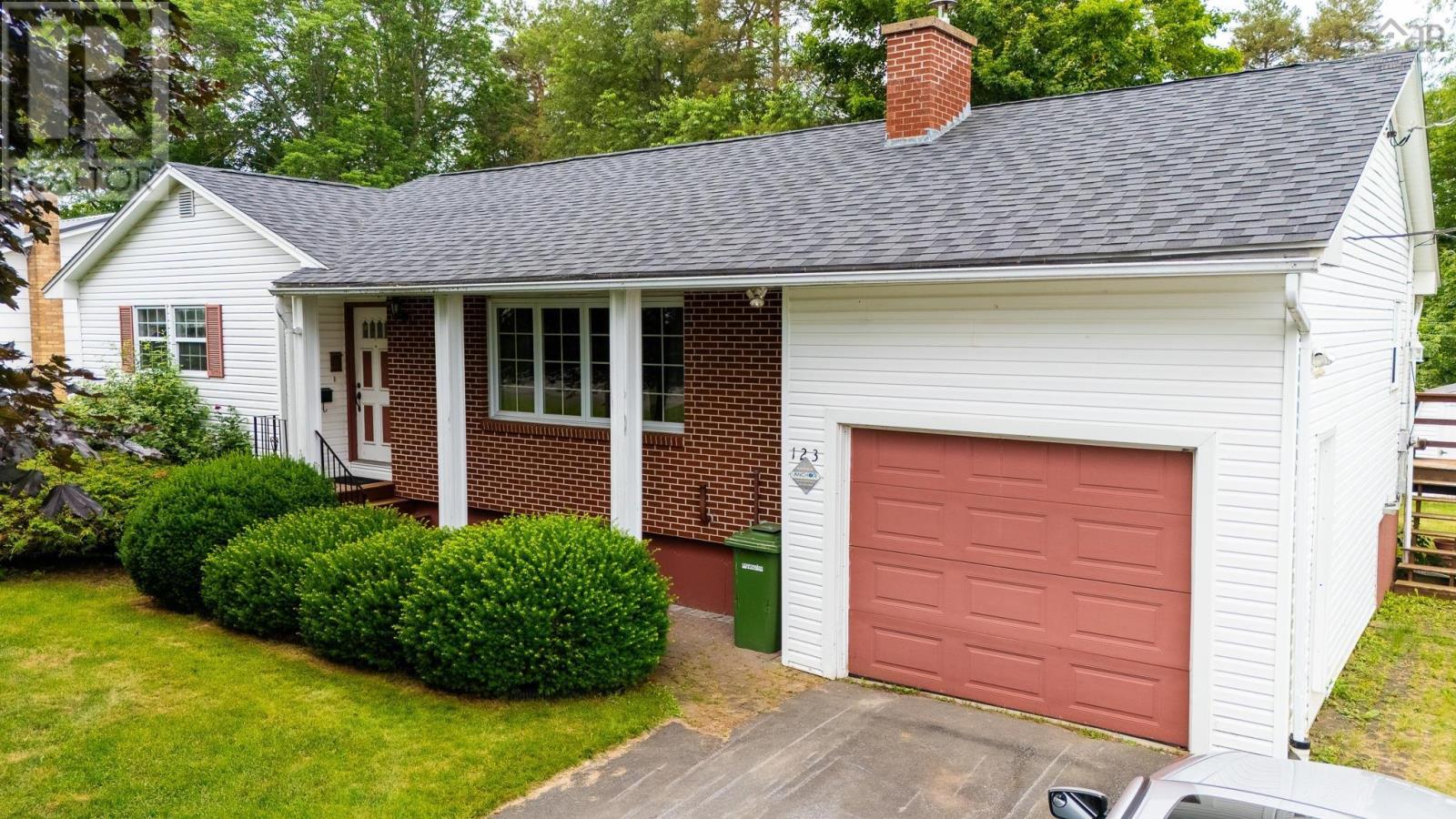 123 Paisley Avenue