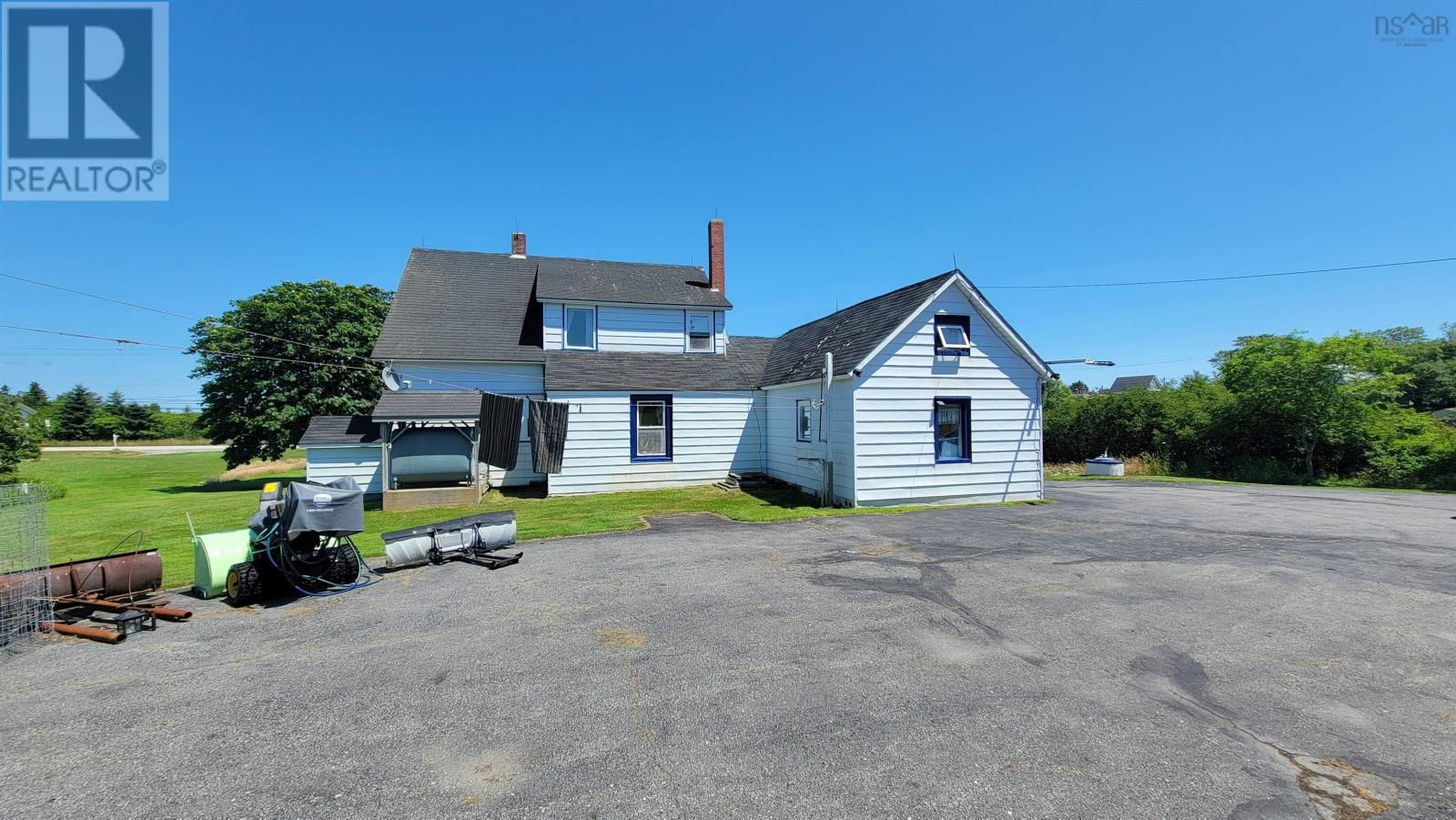 486 335 Highway Property Photo 14