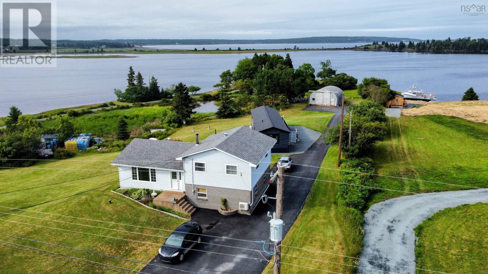 227 Kingsburg Road Property Photo 3