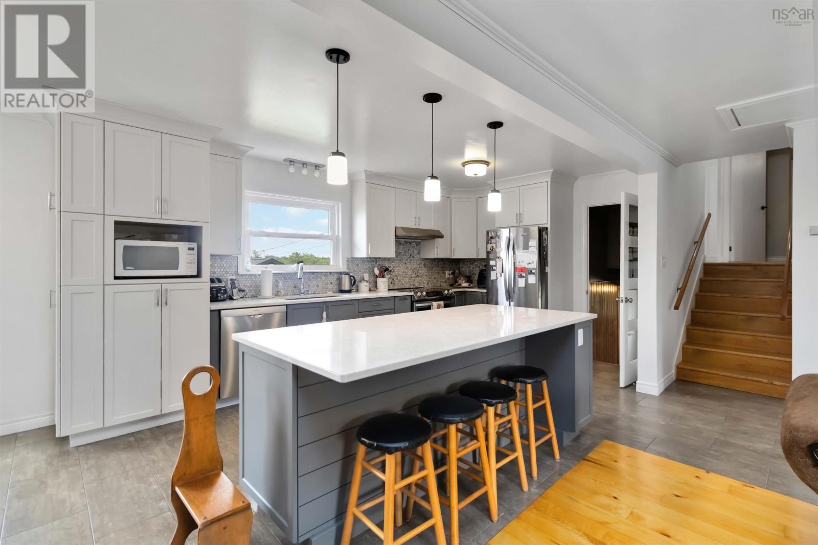 227 Kingsburg Road Property Photo 9