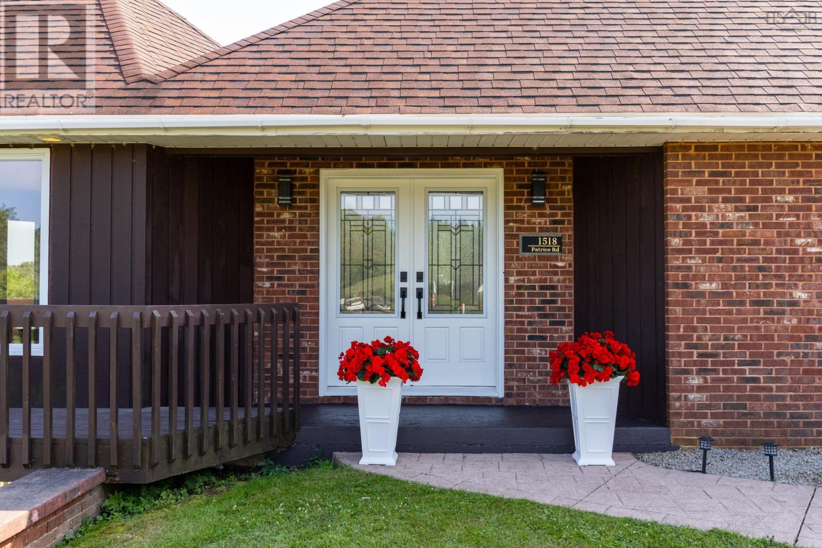 1518 Patrice Road Property Photo 8