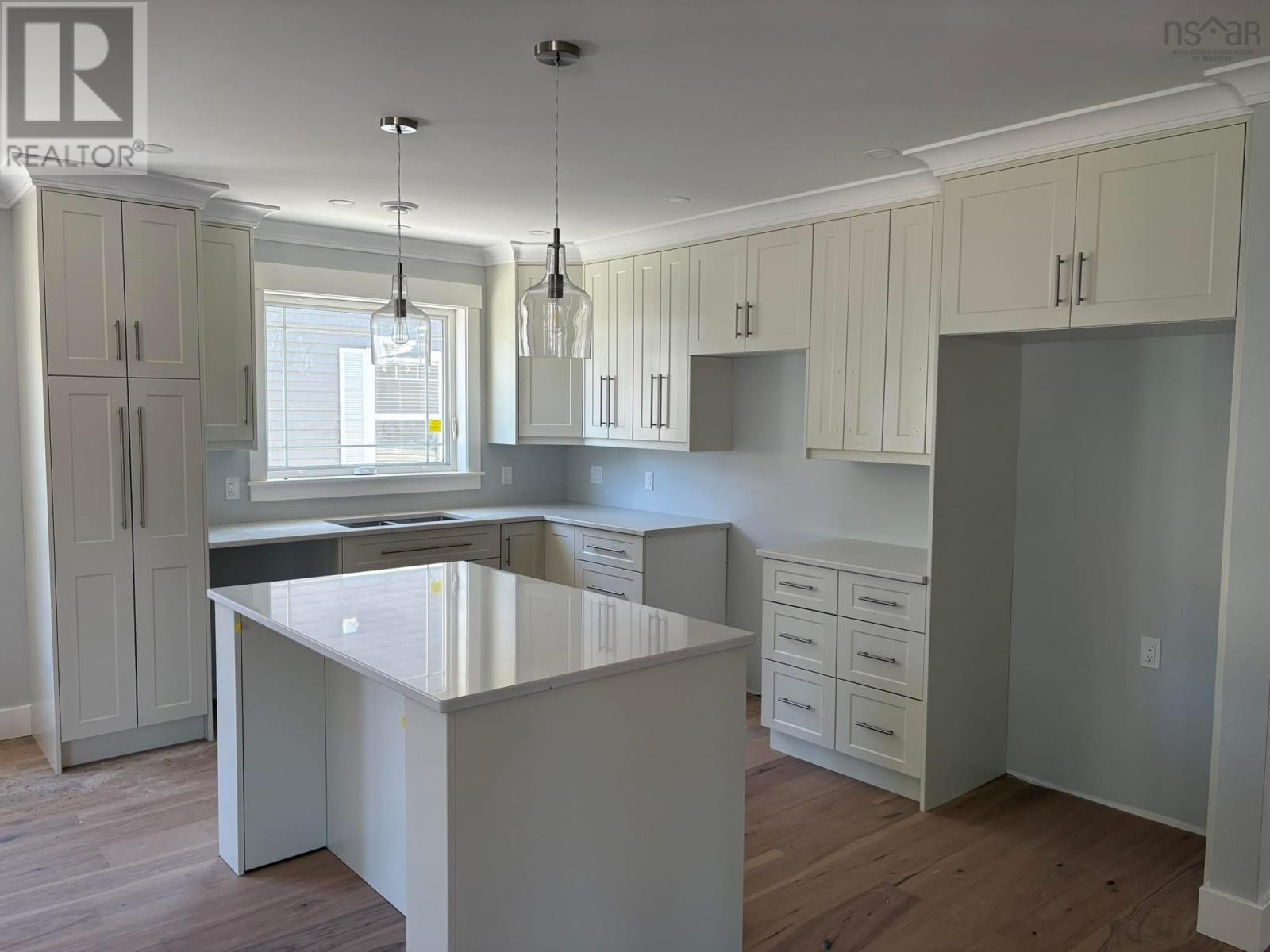 381 Glen Allan Drive Property Photo 3