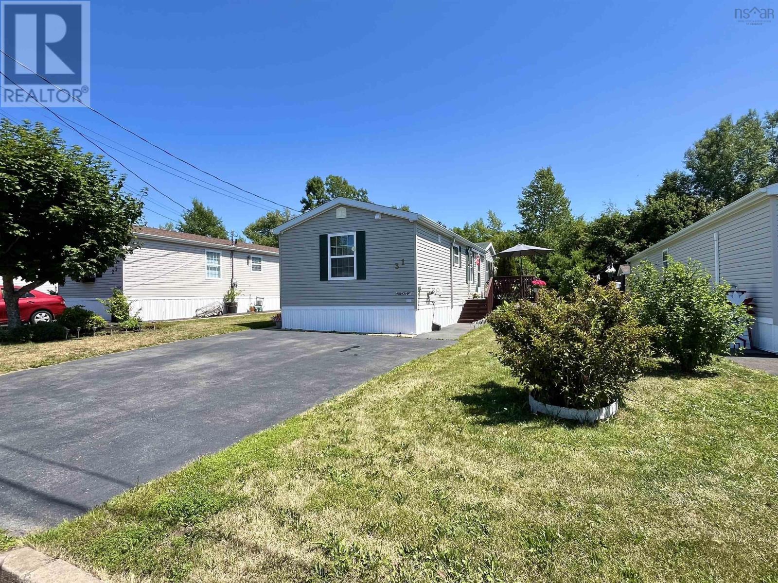 31 Thomson Drive Property Photo 2